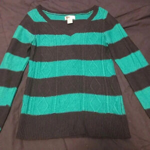 V neck stripe sweater‎